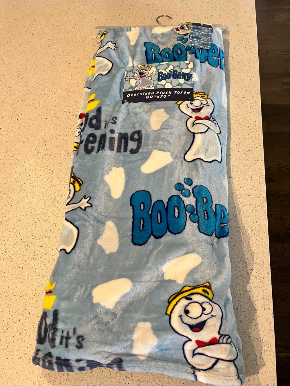 Rare Boo Berry 60x70 plush throw blanket